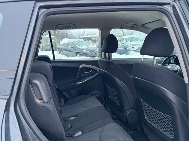 toyota-rav4-bensin-2006-big-11