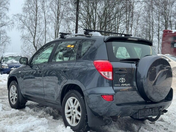 toyota-rav4-bensin-2006-big-4