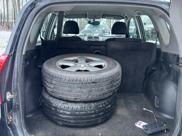 toyota-rav4-bensin-2006-big-10