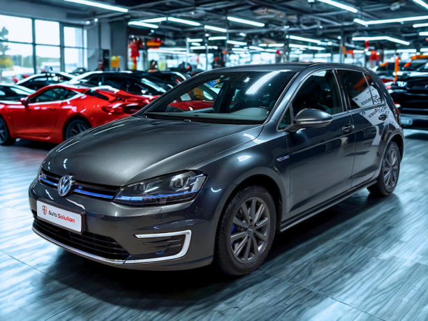volkswagen-golf-elektrisitetbensin-2016-big-0