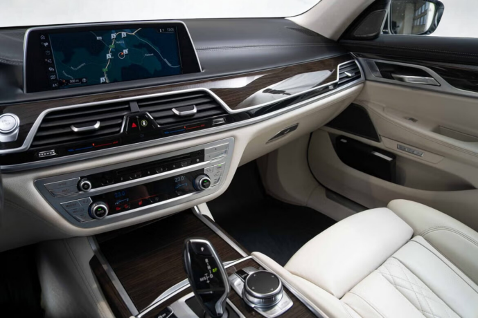 bmw-7-serie-elektrisitetbensin-2017-big-11