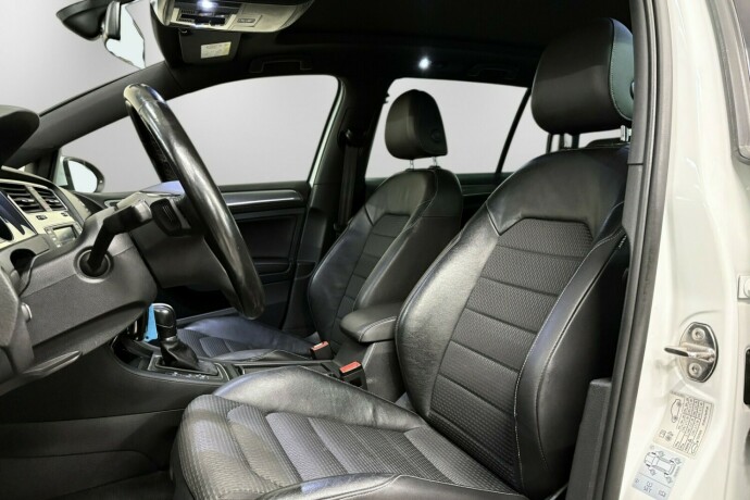 volkswagen-golf-bensin-2016-big-14