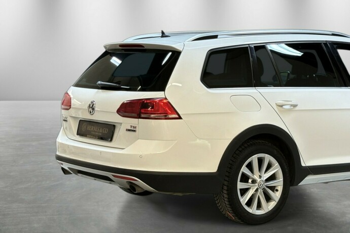 volkswagen-golf-bensin-2016-big-6