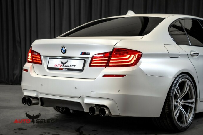 bmw-m5-bensin-2012-big-19