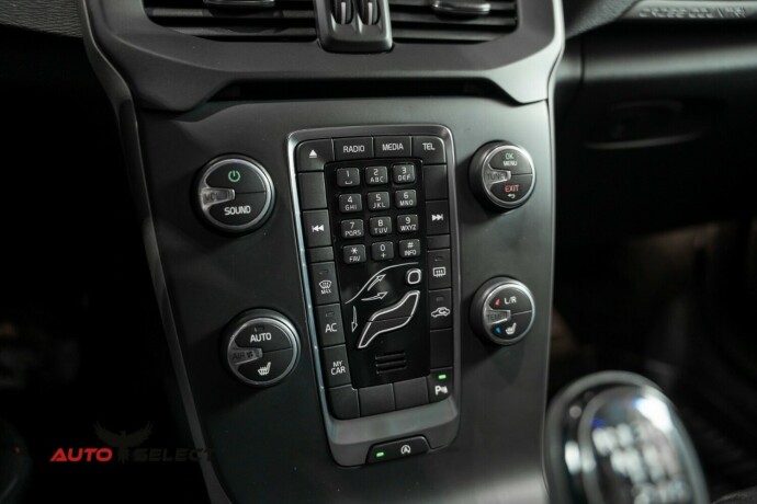 volvo-v40-cross-country-diesel-2014-big-30