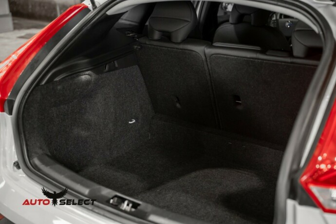 volvo-v40-cross-country-diesel-2014-big-10