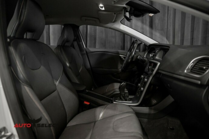 volvo-v40-cross-country-diesel-2014-big-17