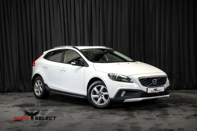 volvo-v40-cross-country-diesel-2014-big-0