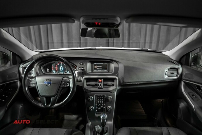 volvo-v40-cross-country-diesel-2014-big-22