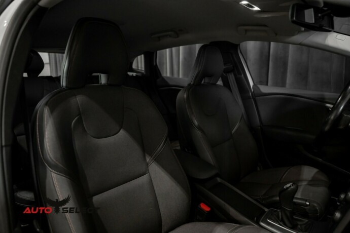 volvo-v40-cross-country-diesel-2014-big-18