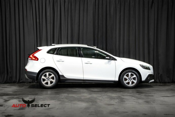 volvo-v40-cross-country-diesel-2014-big-11