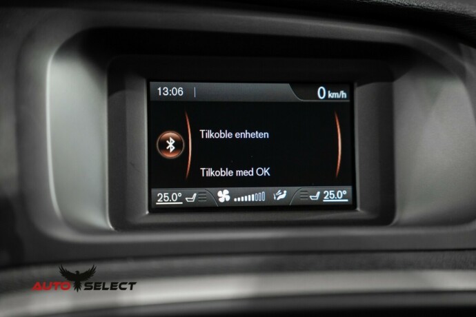 volvo-v40-cross-country-diesel-2014-big-31