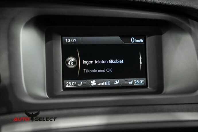 volvo-v40-cross-country-diesel-2014-big-36