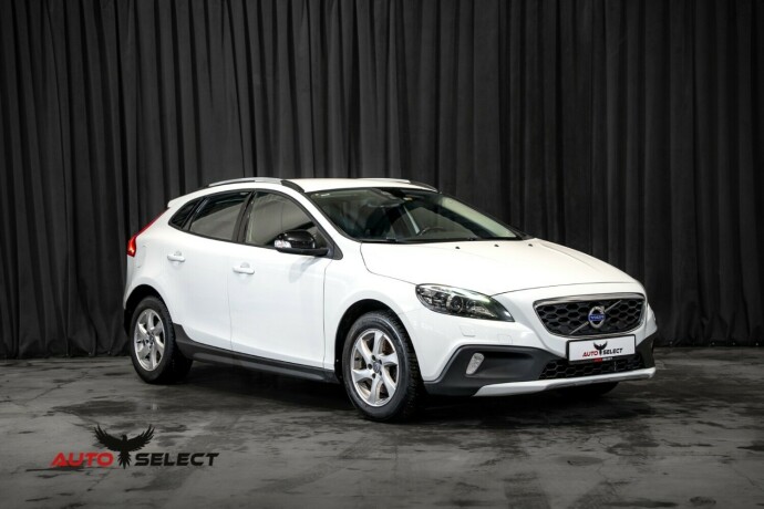 volvo-v40-cross-country-diesel-2014-big-3