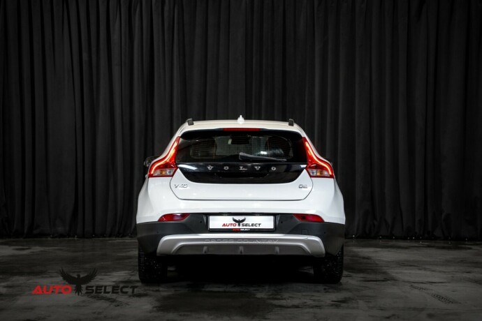 volvo-v40-cross-country-diesel-2014-big-8