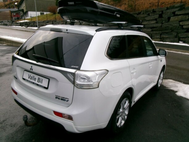 mitsubishi-outlander-elektrisitetbensin-2014-big-5
