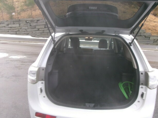 mitsubishi-outlander-elektrisitetbensin-2014-big-6