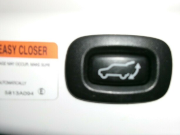 mitsubishi-outlander-elektrisitetbensin-2014-big-7