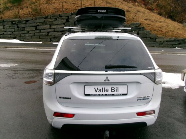 mitsubishi-outlander-elektrisitetbensin-2014-big-4