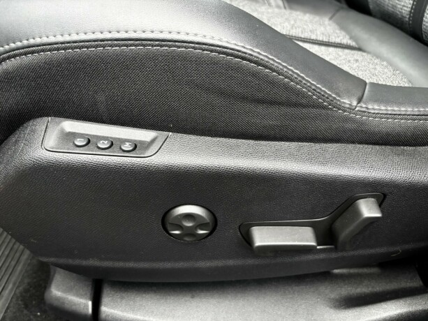 peugeot-5008-bensin-2019-big-15