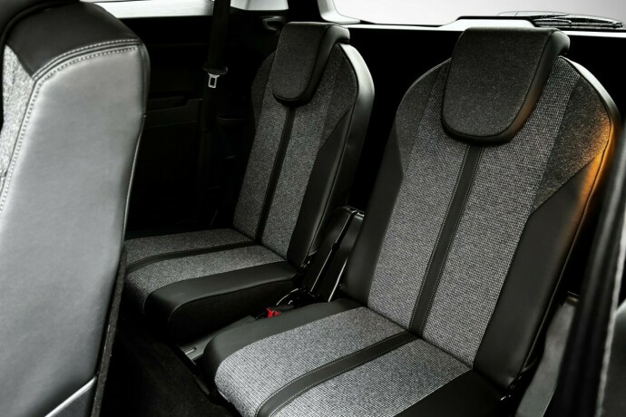 peugeot-5008-bensin-2019-big-27