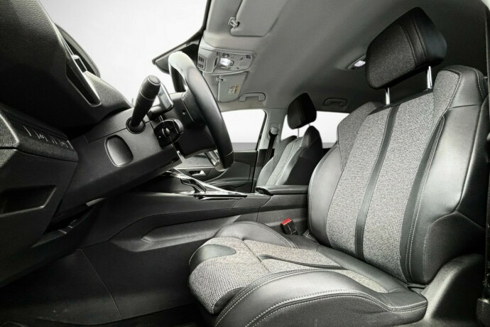 peugeot-5008-bensin-2019-big-13