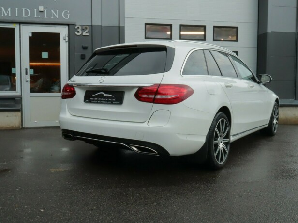 mercedes-benz-c-klasse-plug-in-petrol-2016-big-3