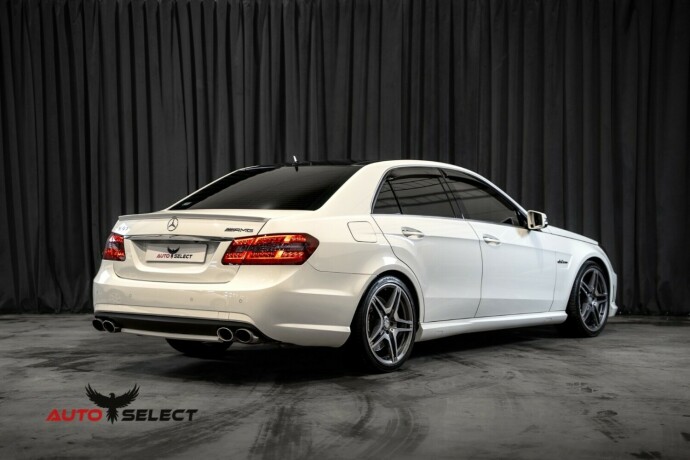 mercedes-benz-e-klasse-bensin-2010-big-17