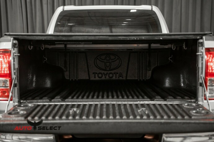 toyota-hilux-diesel-2018-big-9