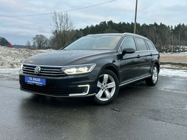 volkswagen-passat-elektrisitetbensin-2016-big-0