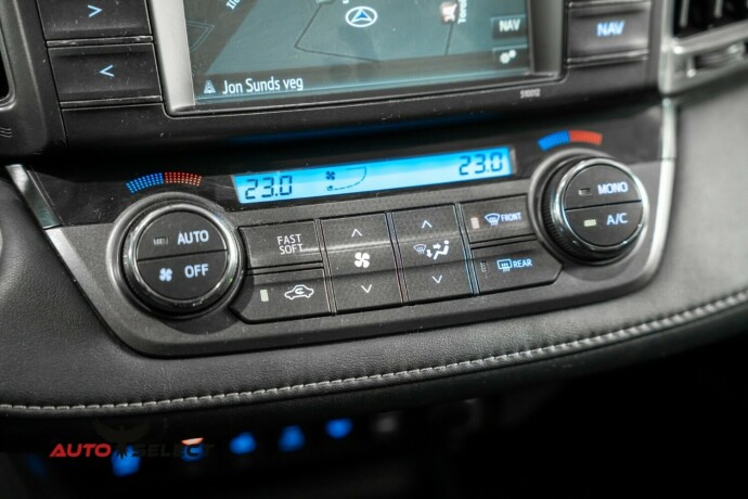 toyota-rav4-diesel-2014-big-35