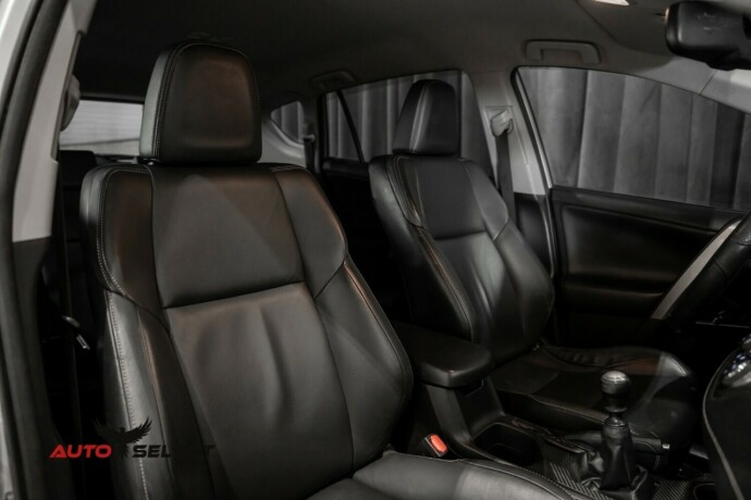 toyota-rav4-diesel-2014-big-19