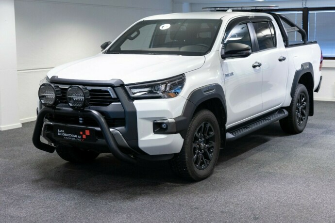 toyota-hilux-2023-big-0