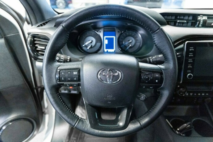 toyota-hilux-2023-big-11