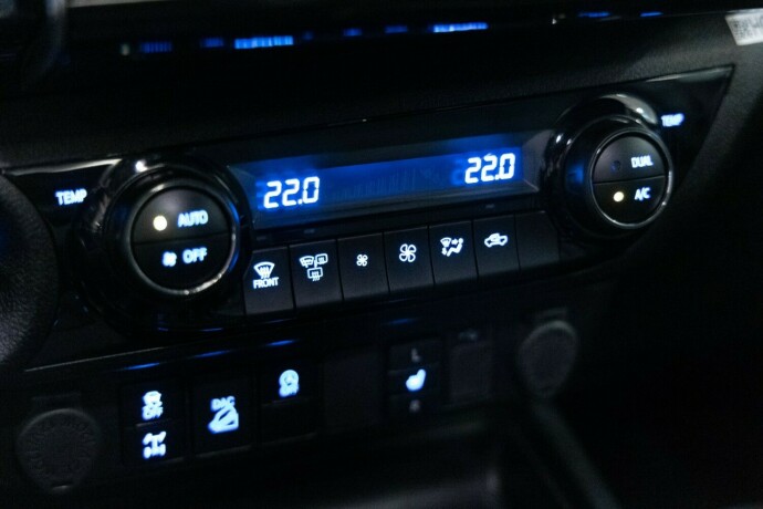 toyota-hilux-2023-big-17