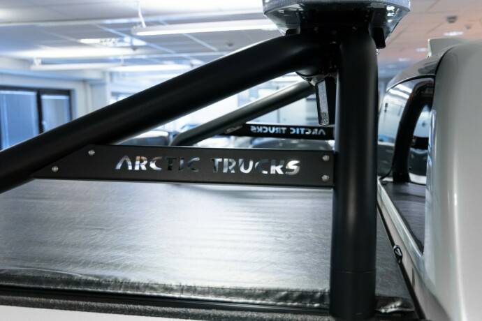 toyota-hilux-2023-big-9