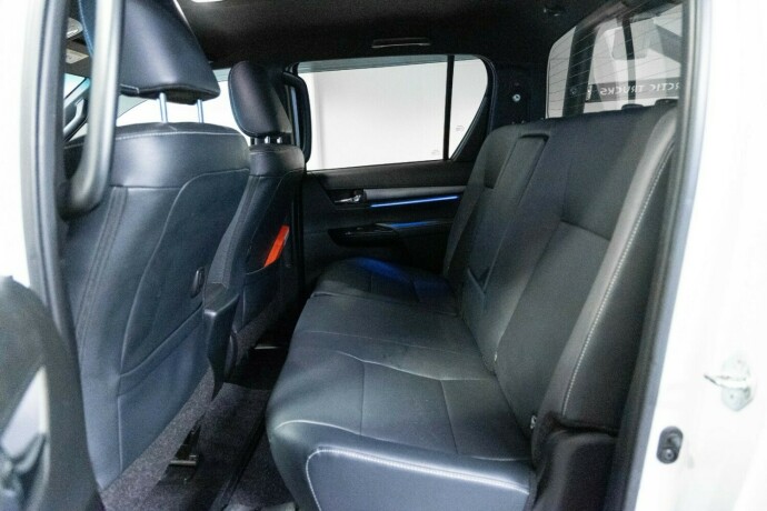 toyota-hilux-2023-big-6