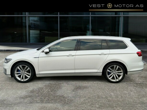 volkswagen-passat-elektrisitetbensin-2017-big-3