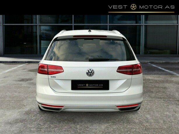 volkswagen-passat-elektrisitetbensin-2017-big-5