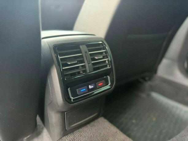 volkswagen-passat-elektrisitetbensin-2017-big-22