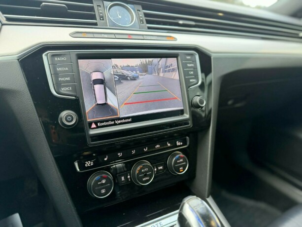 volkswagen-passat-elektrisitetbensin-2017-big-18