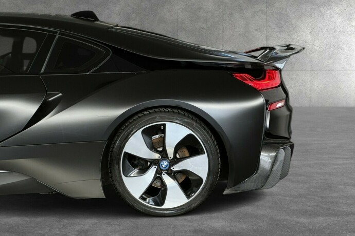 bmw-i8-elektrisitetbensin-2015-big-13