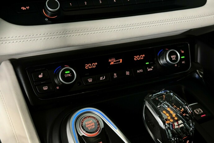 bmw-i8-elektrisitetbensin-2015-big-30