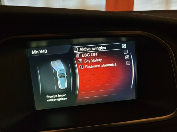 volvo-v40-cross-country-diesel-2015-big-25