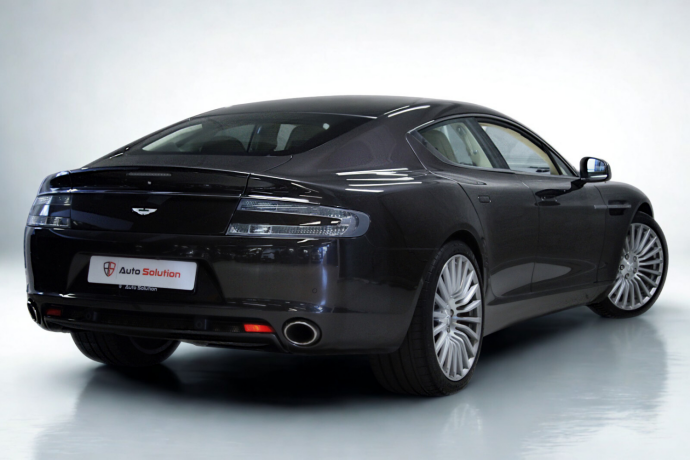 aston-martin-rapide-bensin-2010-big-3