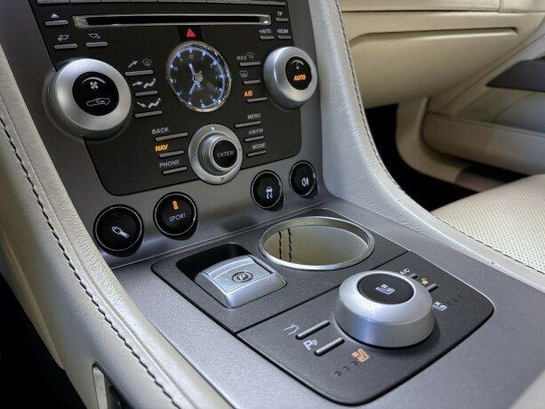 aston-martin-rapide-bensin-2010-big-16