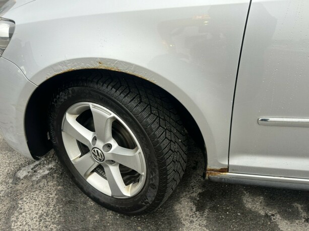 volkswagen-golf-plus-bensin-2010-big-11