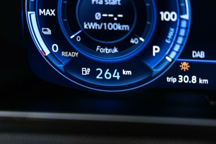 volkswagen-golf-elektrisitet-2018-big-11