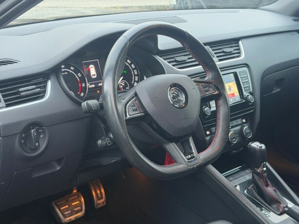 skoda-octavia-rs-bensin-2017-big-6