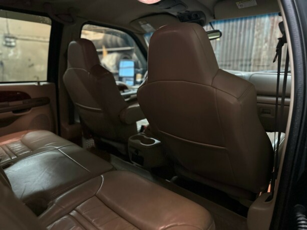 ford-excursion-diesel-2001-big-37